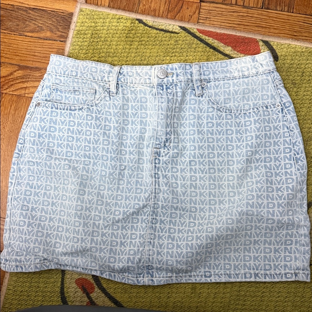 DKNY Light Blue Monogram Skirt size 30